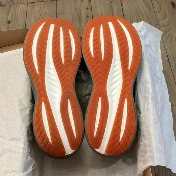 Saucony Triumph 22 Men's 11.5 Moon White and Gray Running Shoes - Picture 3 of 7